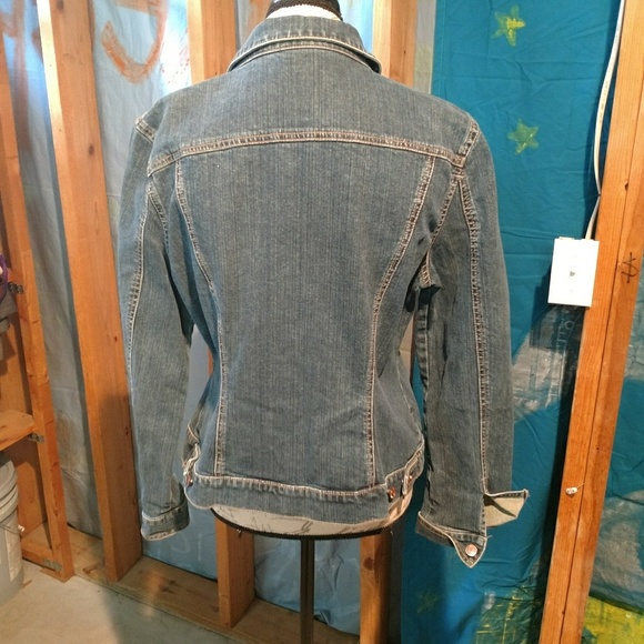Jean jacket - Picture 2 of 4